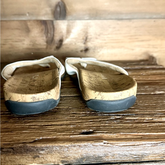 Vionic Bella II Sandals - Picture 3 of 6